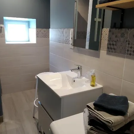 La Maison Bleue Grane
