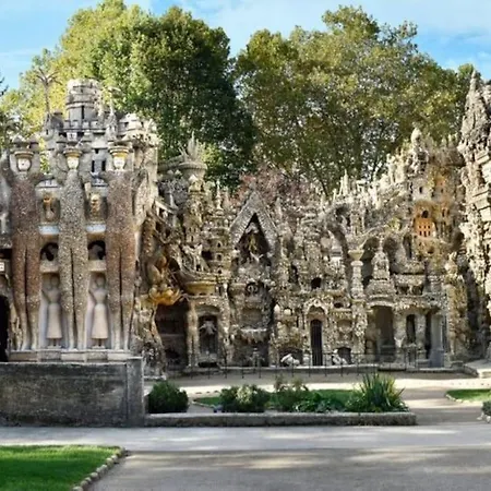 La Maison Bleue *